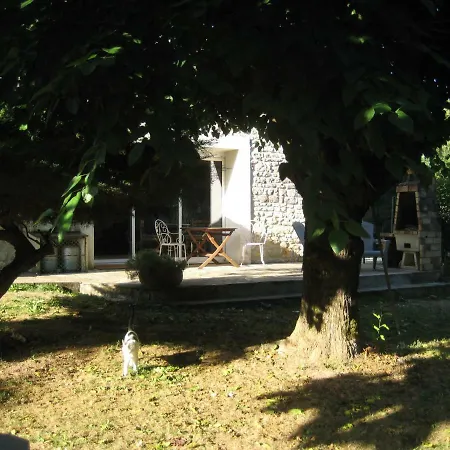 Le Logis Du Cedre Habitación en casa particular *